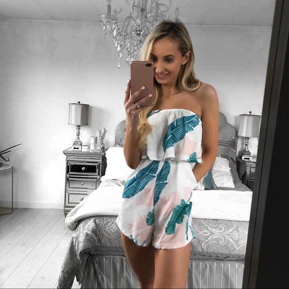 Summer Print Ruffled Romper - Picture 4 of 8